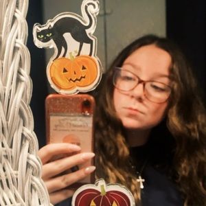 Meet your Posher, Olivia